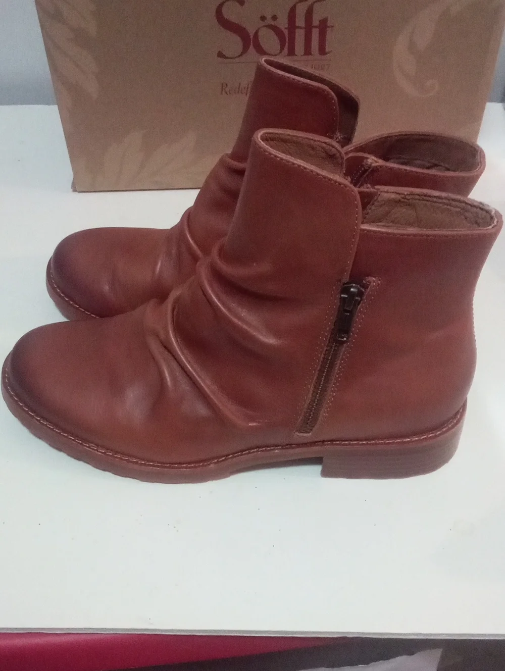 * Women's Brown Leather Ankle Boots 8 1/2 New in Box by Sofft